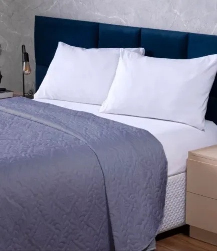 Kit Cama Casal Completo (Cobre-leito + 3 Travesseiros altenburg+ 4 Porta-travesseiros)