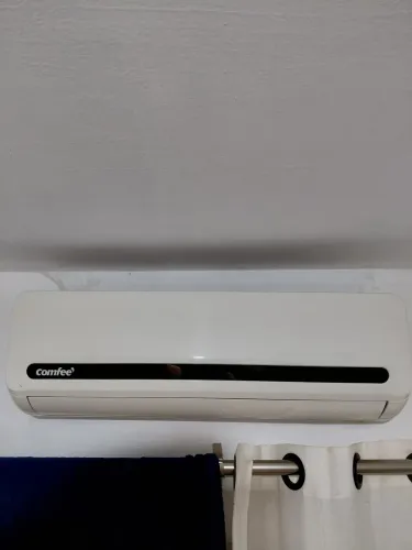 Ar-Condicionado Split Comfee 12.000 BTUs (Frio) - Funcionando