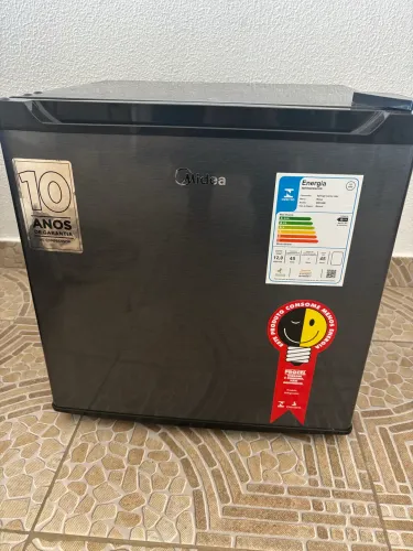 Frigobar Midea 45L Preto 127V