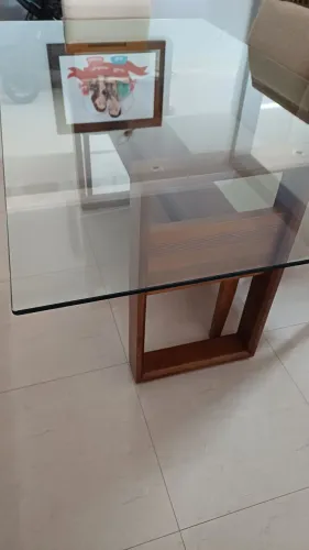 Mesa de jantar de vidro 