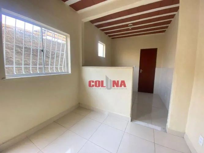 Casa com 1 quarto para alugar, 50 m² por R$ 700/mês - Engenhoca - Niterói/RJ