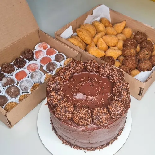 Kits apartir de 100 reais com bolo doces e salgados