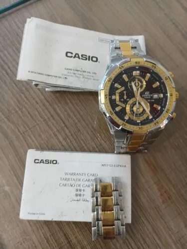 Relogio Edifício Efr-539 cor do Bisel Dourado Fundo Preto