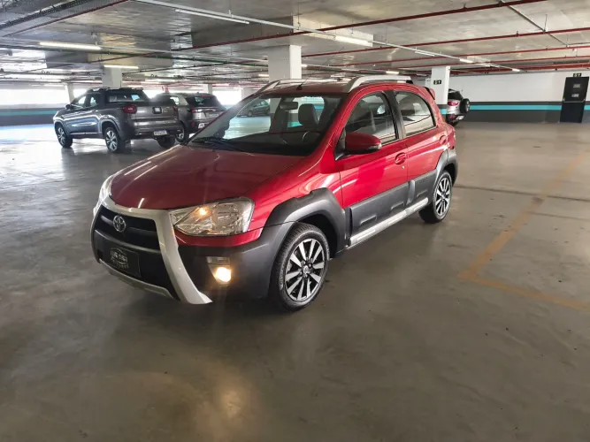Toyota Etios Cross 1.5 Flex 16V 5P Mec. 2015