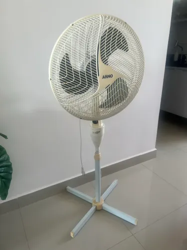 Ventilador de Coluna Arno
