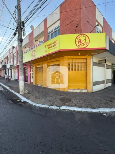 COMODO COMERCIAL DE ESQUINA ALTO FLUXO PARA LOCAÇÃO