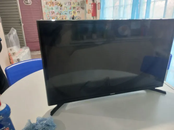 Vendo 2 TV 32" samsung com defeito