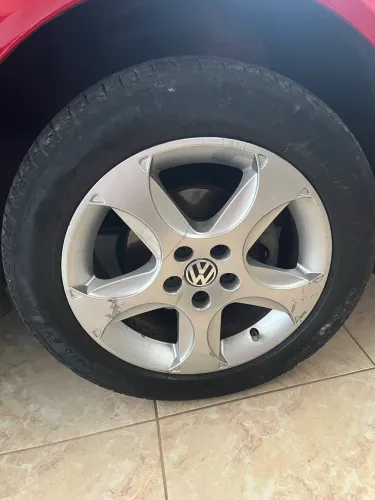 Quatro rodas Liga leve com pneus aro 16