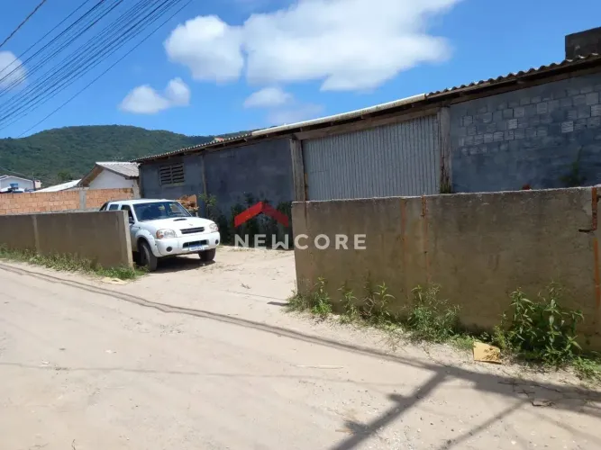 Galpão em Servidão Aristides Euzébio Coelho - São João do Rio Vermelho - Florianópolis/SC