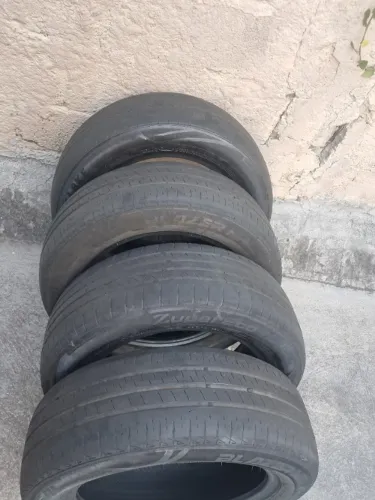 Vende se pneus meia vida