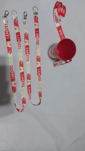 kit copo amstel com tirante e 2 chaveiros amstel