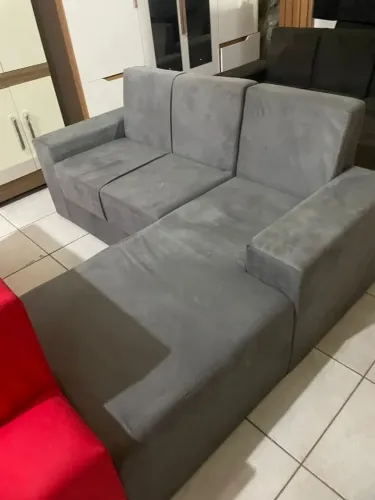 Vendo sofá 3 lugares, várias padronagéns.  