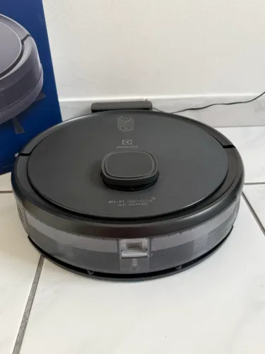 Robô aspirador Eletrolux ERB60