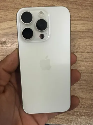 IPHONE 15 pro 256gb, sem marcas, extra!! 