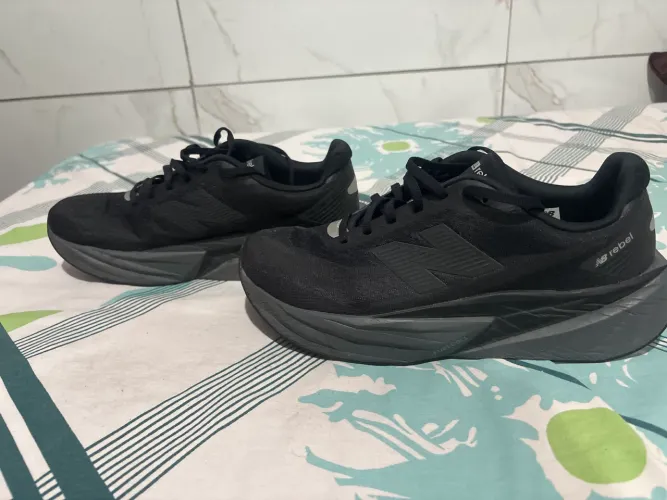 Tênis New Balance Rebel V5