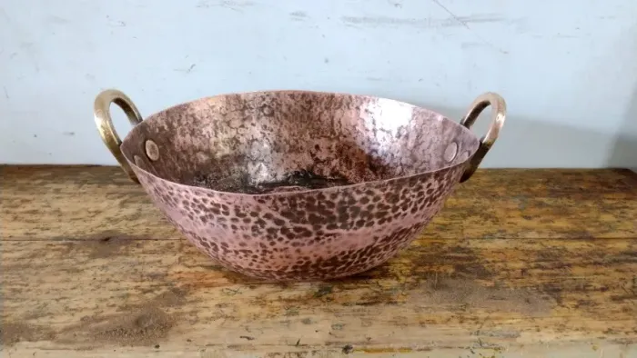 Tacho Antigo De Cobre Martelado - Ler Descrição