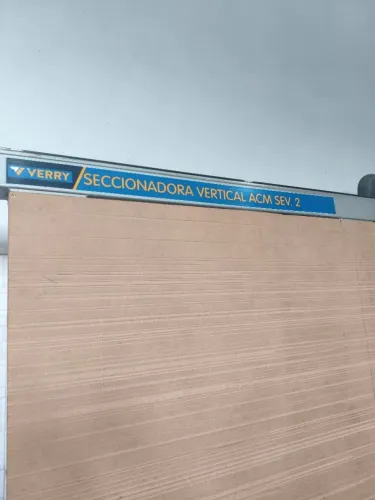 Seccionadora Vertical ACM SV.2 - Equipamento Industrial para Corte de ACM