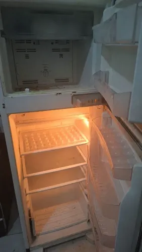 GELADEIRA USADA POREM BOA
