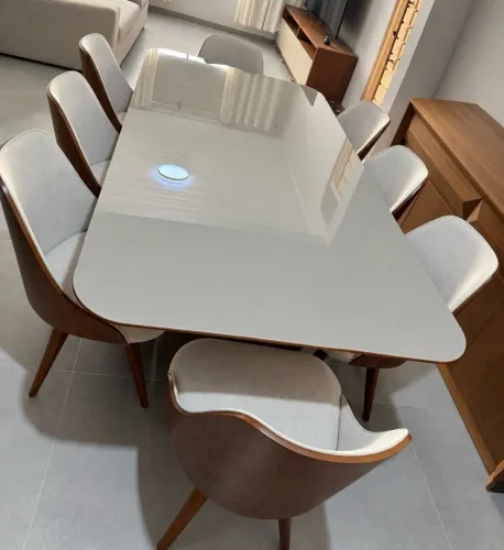 Mesa de Jantar com 8 Cadeiras