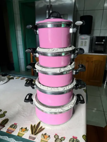 Jogo de Panelas Novo de Alumínio Na Cor Rosa