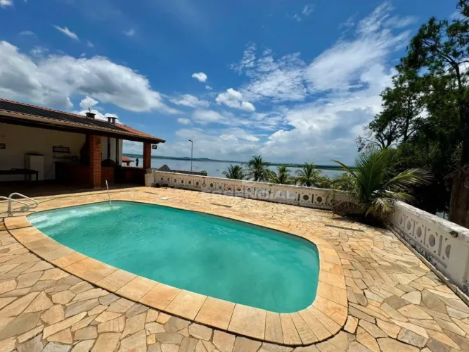 Rancho beira dágua à venda, 1.360 m² por R$ 800.000 - Rio Bonito - Botucatu/SP