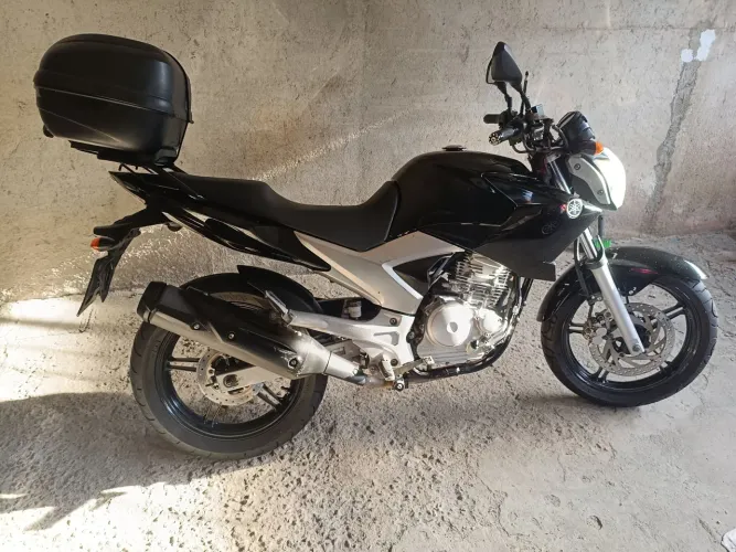 Fazer 250