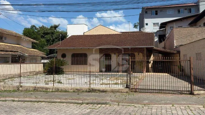 Casa com 3 dormitórios para alugar, 132 m² por R$ 6.000,00/mês - Vila Nova - Blumenau/SC