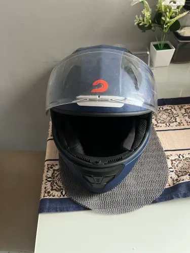 Capacete semi novo em excelente estado.