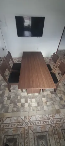 Mesa retangular com 4 cadeiras