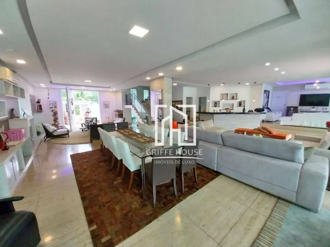 CASA DISPONÍVEL PARA LOCAÇÃO TOTALMENTE MOBILIADA NO SANTA MÔNICA JARDINS/ 4 SUÍTES / EDIC