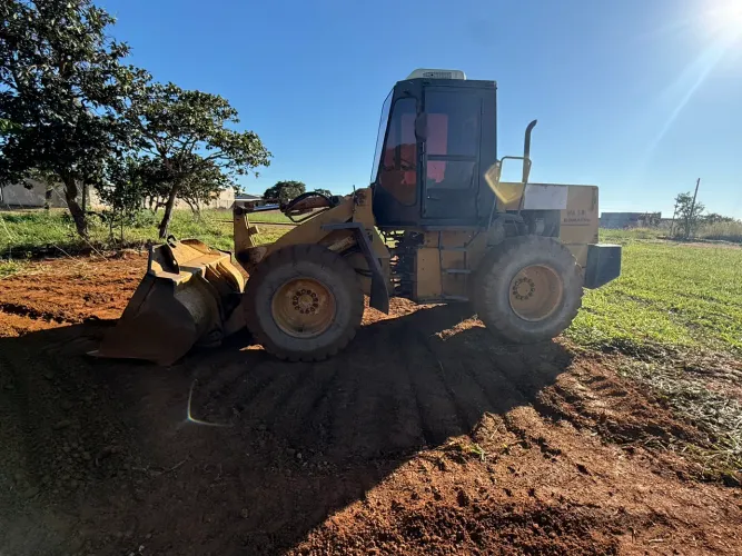 Pá carregadeira WA 180