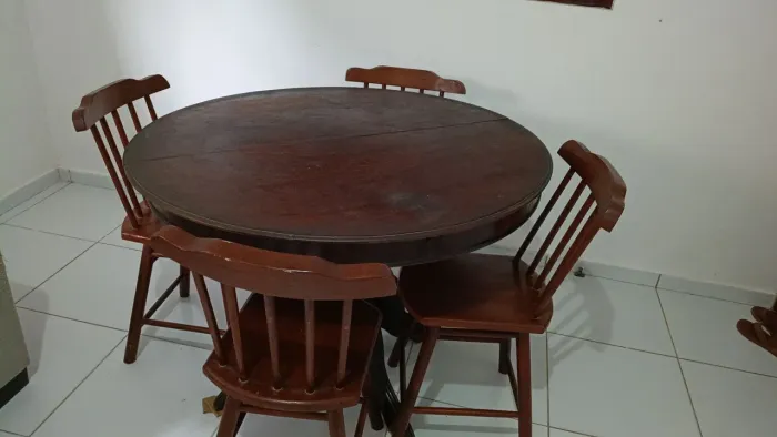 Mesa e cadeiras Madeira pura pesada