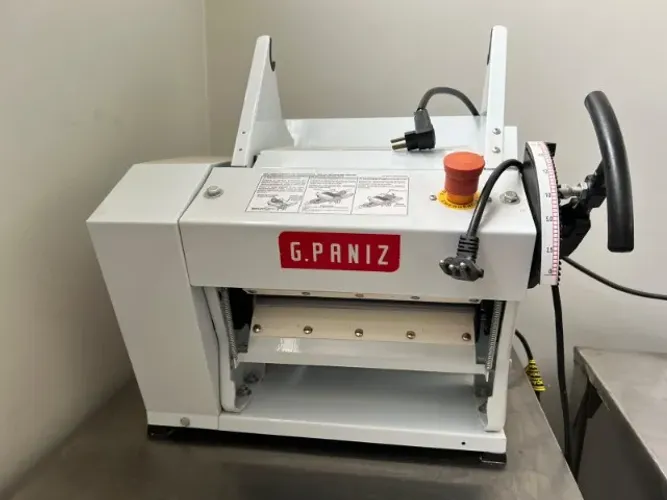 Cilindro laminador de massas G. Paniz 30cm - 220v