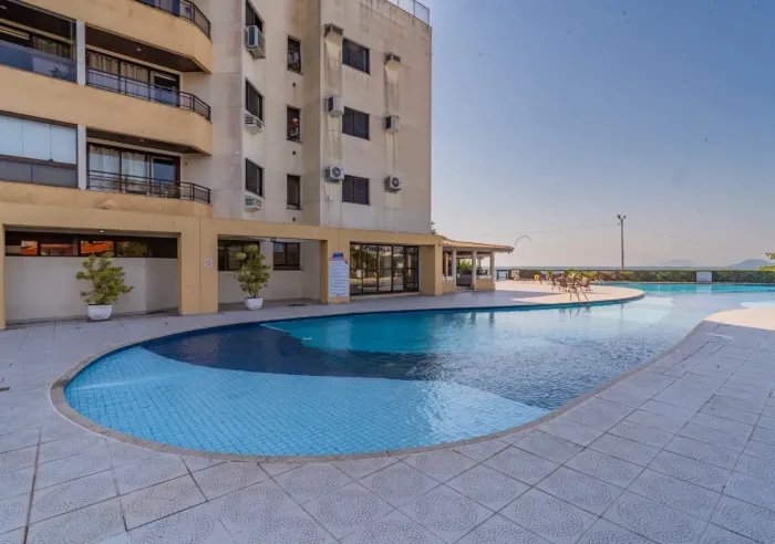 Apartamento em condomínio com piscina na beira do mar - ALUGUEL MENSAL (abril a dezembro)