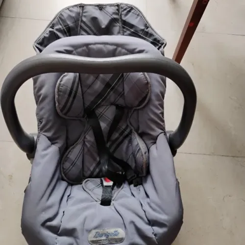 Cadeirinha de bebê para carro