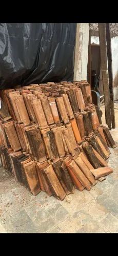Telha colonial usada quase dois milheiros