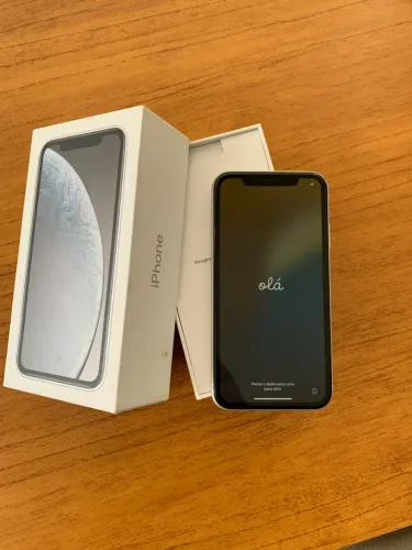 iPhone XR branco 64gb