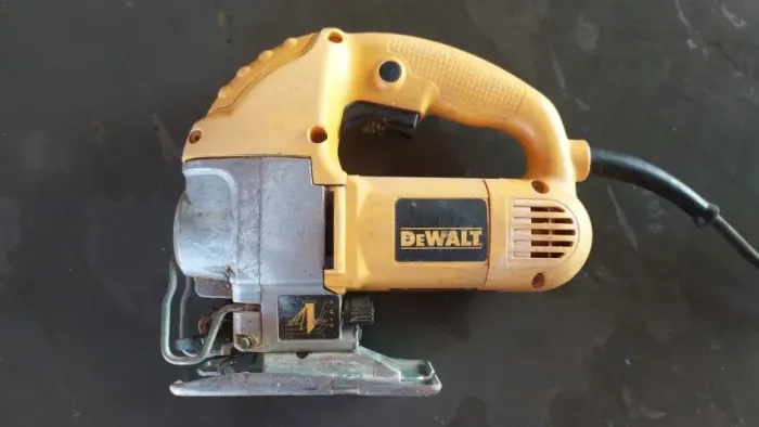 Serra Elétrica DW317 (DeWALT)