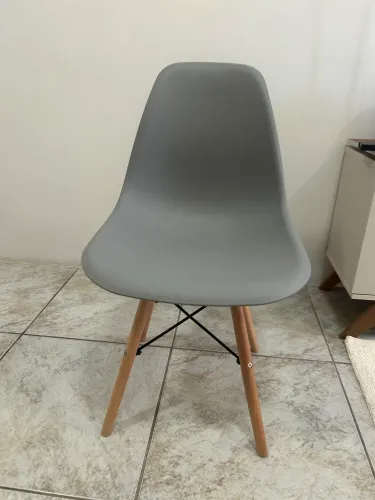 Vendo Cadeira Flórida em excelente estado de conservação.