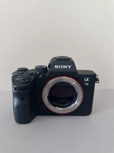 Câmera Sony Corpo A7III + 2 Baterias Sony