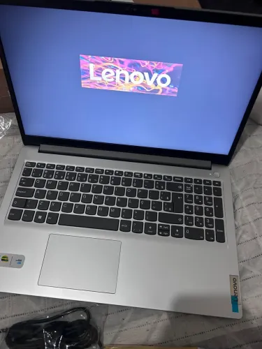Notebook Lenovo IdeaPad 1 15IRU7 Intel Core i3-1315U 8GB 256GB SSD Windows 11 15.6"