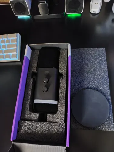 Microfone Gamer Fifine AM8 Ampligame, RGB, USB-C, Anti-Ruído, Para Streaming