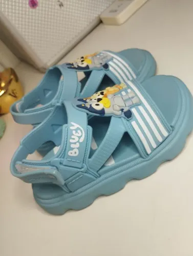 Sandália da personagem Bluey, da marca grendene kids, tamanho 20/21, em perfeito estado