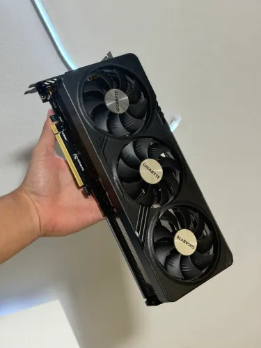 Placa de Vídeo RTX 4070 Super 12GB Gigabyte