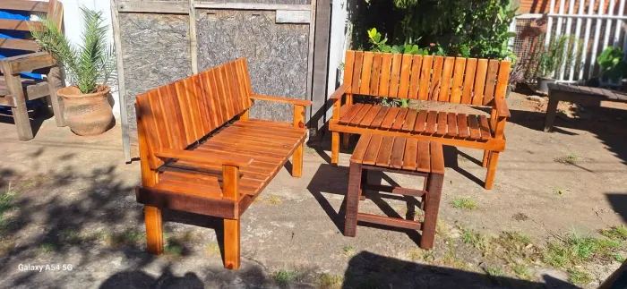 Conjunto de bancos com mesinha centro