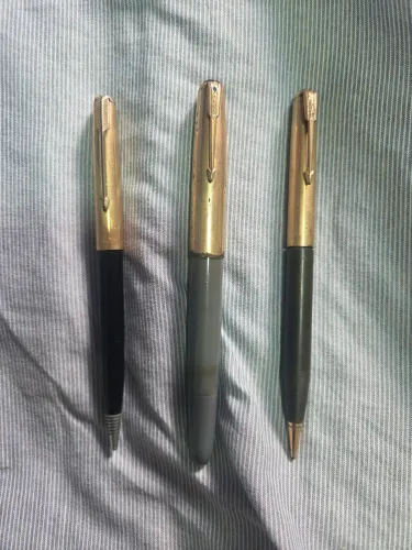 Trio de Canetas Vintage Parker - Tinteiro, Esferográfica e Lapiseira - Elegância Clássica"