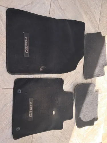Vendo tapetes de HB20S 2013