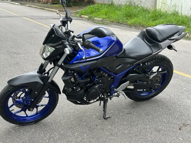 Vendo moto mt03 em perfeito estado