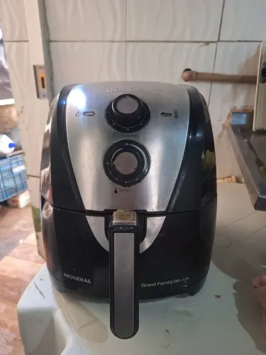 Fritadeira sem óleo Mondial 5,5L Air Fryer 