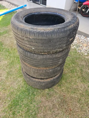 Pneus Bridgestone Dueler 265/60/18 S10, Hillux, Ranger, L200, Frontier etc.